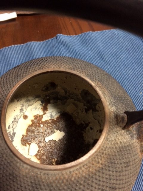 10年目の鉄瓶の内側